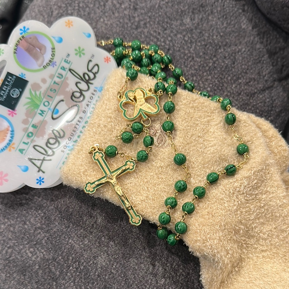 Elegant Green Beaded Rosary with Gold Accents